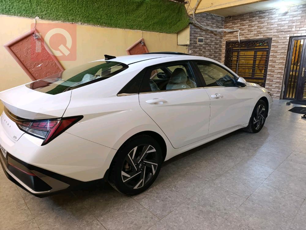 هیوندای ئەلەنترا